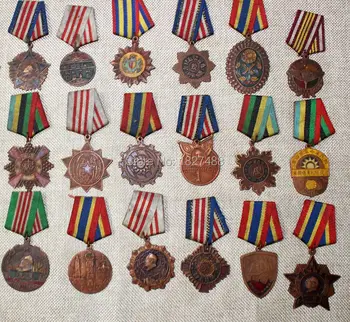 40 PC Kitajska Kitajski Vojaški Različnih Časih Stara Spominska Medalja Stare Kovinske Obrti Zbirka Darilo
