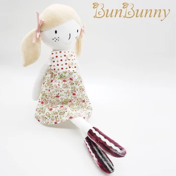 Mehko Krpo Lutka z Pigtails Vezene Obraz Izmenljive Cvetličnih Obleko Prvi Baby Doll Ročno Polnjenih Dekle Bombažno Krpo Igrače