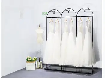 Poročno obleko zlato kovanega železa strani visi rack oblačili obešalnik zaslon stojalo samostoječi cheongsam stojalo poročno obleko