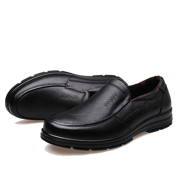 QFFAZ Moške Priložnostne Čevlji Britanski Stil Moccasins Pravega Usnja Stanovanj Zapatos Hombre Loafers Obutev Zimske moške čevlji