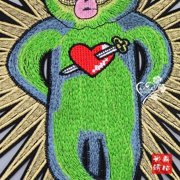 Šifrirano različico z glavo navzdol, zelena opica velike žice obliž nalepke opica ena puščica obrabe vezenje srce aplicirano