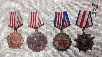 40 PC Kitajska Kitajski Vojaški Različnih Časih Stara Spominska Medalja Stare Kovinske Obrti Zbirka Darilo