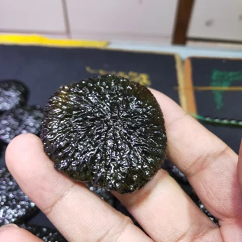 50 g Naravnih Moldavite Naravnih češka meteorite padec grobo kamen kristalne Energije kamen naključno dostava