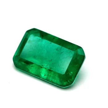 Bombaž pravokotnik obliko ustvarili zelene kroglice elegantno Laboratorij regenerativ zelena gem kamen lep lustre redkost ustvaril obliko