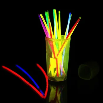 100 KOZARCEV 7 Barvo Glow Stick Varno Luč Stick Ogrlica, Zapestnice Fluorescentna za Dogodek, Praznični Stranka Dobave Koncert Dekor