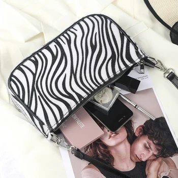 2021 nove Ženske trendy zebra vzorec majhen verige vrečko ramenski messenger bag modno Torbico in denarnico Visoke kakovosti vrečko oblikovalec