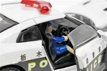 EraCar 1:64 Nissan GT-R R35 Japonska Policijski Avto w/policija lutka Diecast Model Avtomobila
