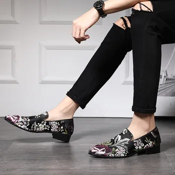 CuddlyIIPanda Luksuzne blagovne Znamke Moških Lepe Vezenine Usnjeni Čevlji za Pomlad Jesen Slip za Tiskanje Loafers Moški Kitajski Slog Čevlji