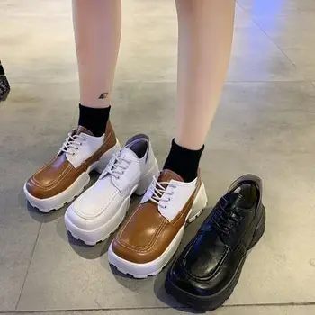 Majhen usnjeni čevlji za ženske Britanski stil ženskih čevljev, nove do leta 2020 vroče slog, ki je vse-tekmo kvadratni toe eno čevlji debelo dno fashio