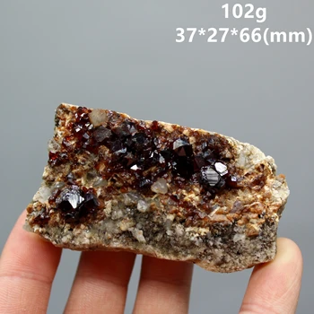 Naravni Granat mineralov vzorcu kamni in zdravilnimi kristali kristali kremena dragih kamnov