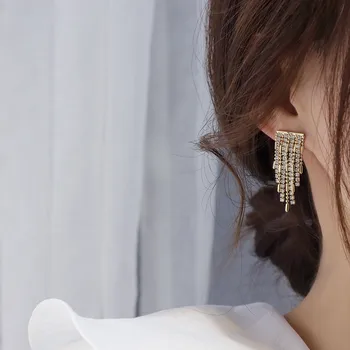 Novo Modno Oblikovanje Koreja Nakit Dolgo Tassel Kristalno Lepe Stud Uhani za Ženske Počitnice Stranka Dnevno Elegantno Uhan
