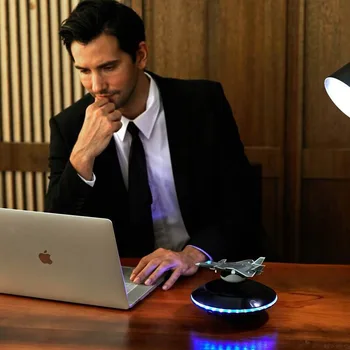 Smart Bluetooth zvočniki borec slog magnetnega lebdenja design bas stereo surround zvok brezžično polnjenje barvni LED luči